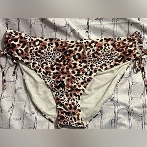 Women’s Time and Tru Leopard print bikini bottom size 3X (24w-26w) NEW mid-rise